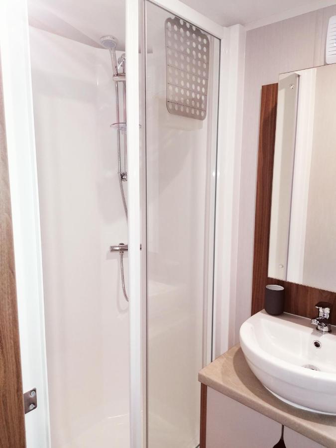 Lytchett Bay View Villa Poole Bagian luar foto